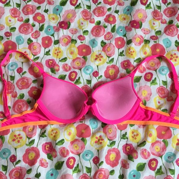 PINK Victoria’s Secret Bra - Picture 2 of 4
